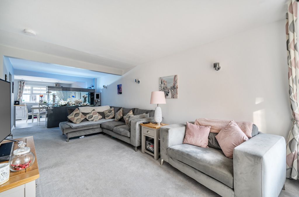 Property photo 2 of 21 1432880-26-69c175...