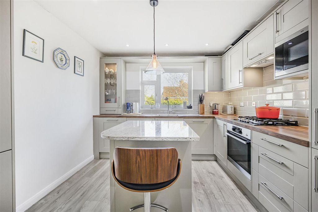 Property photo 2 of 16 Kitchen