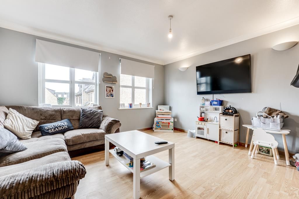 Property photo 2 of 16 20 The Wells, Finedon-7.Jpg