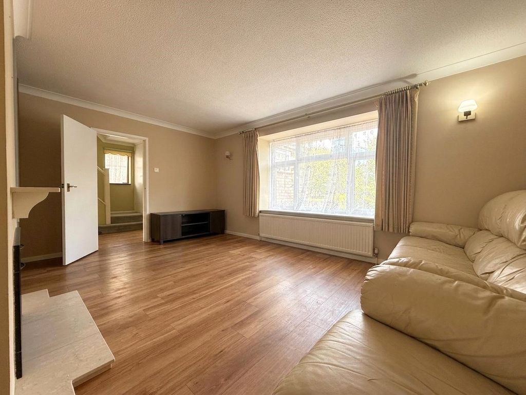 Property photo 3 of 13 Picture No. 02
