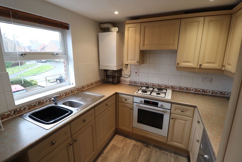 Property photo 2 of 7 Kitchen