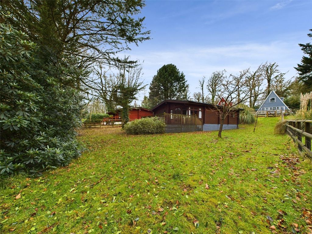 Property photo 2 of 18 Picture No. 12