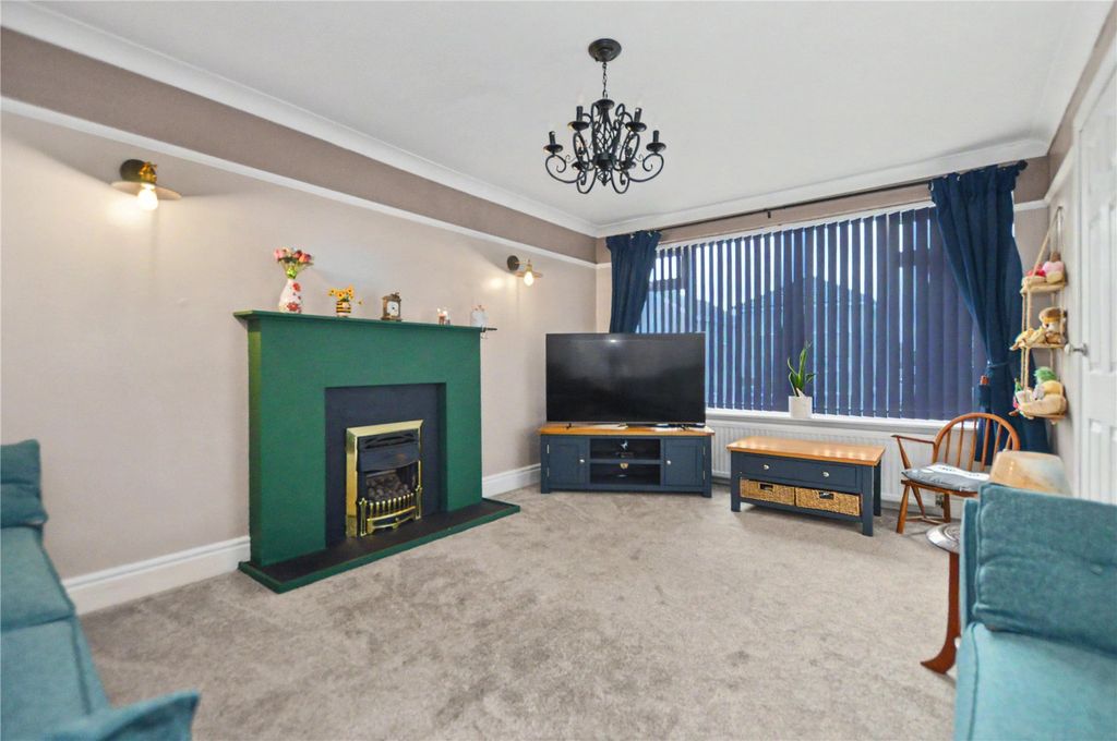 Property photo 2 of 18 Picture No. 13