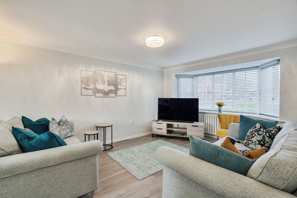 Property photo 3 of 38 Pbox-Img.Jpg