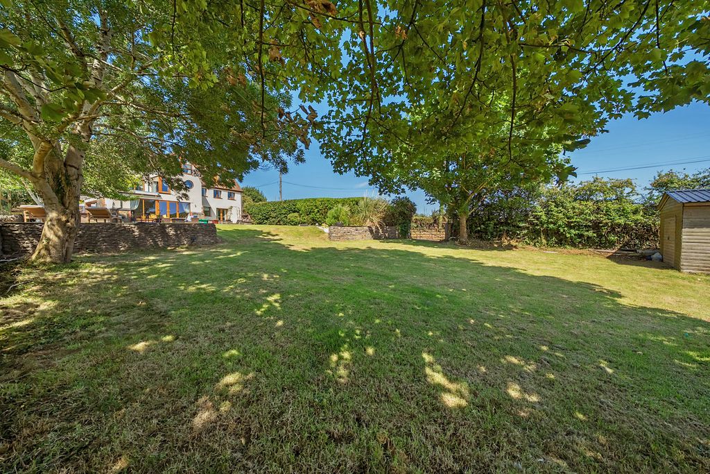 Property photo 2 of 32