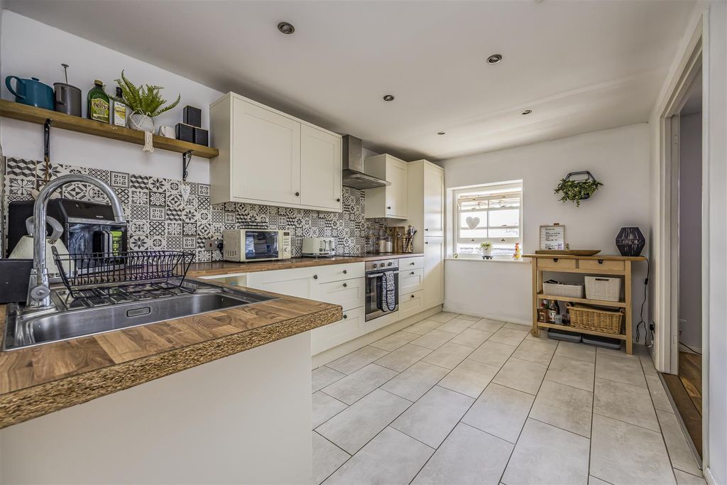 Property photo 1 of 17 29 St. Mary's House, St. Mary's Road, Portsmouth-P