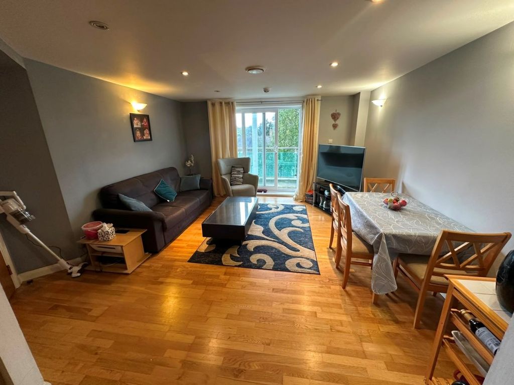 Property photo 3 of 12