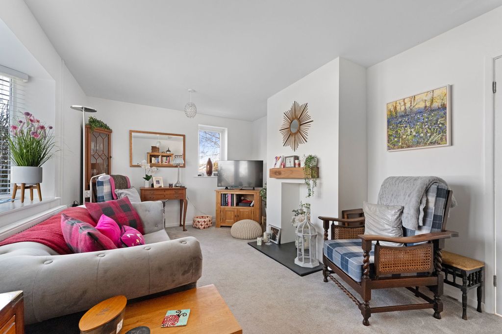 Property photo 3 of 34