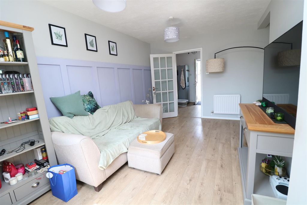 Property photo 2 of 15 Img_1387.Jpg