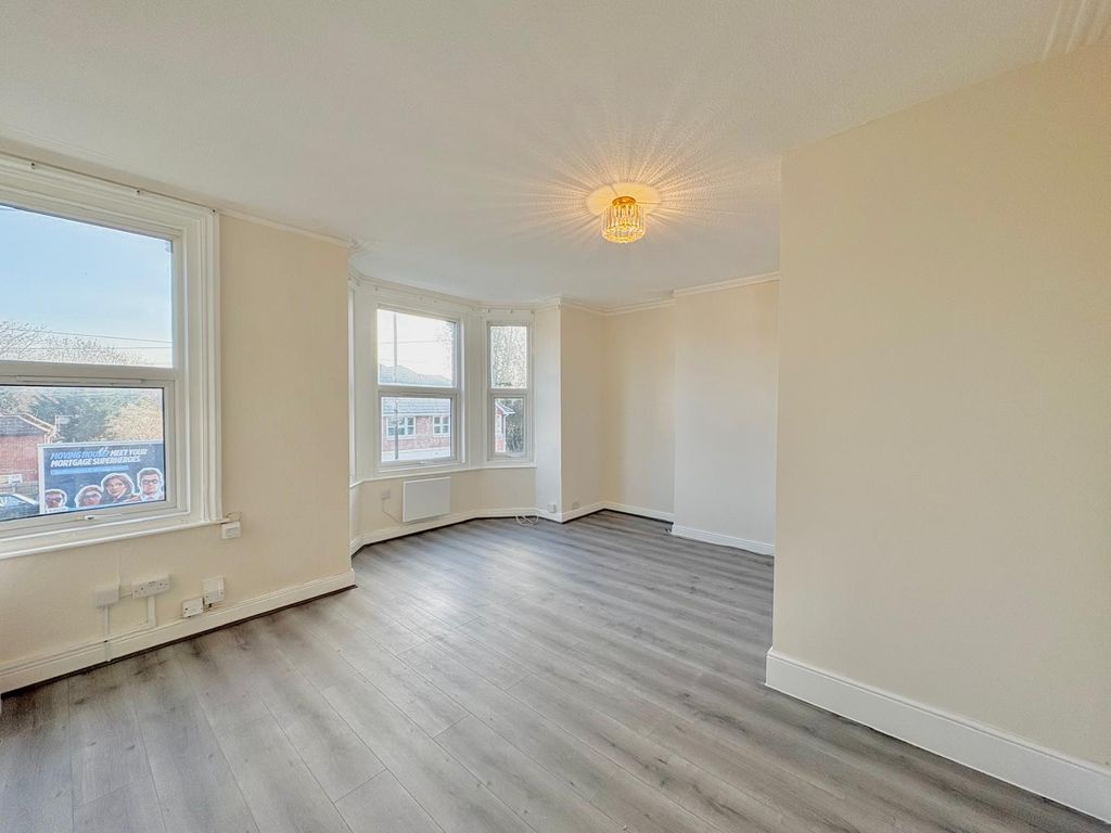 Property photo 1 of 6 Photo-2025-12-24-10-24-20