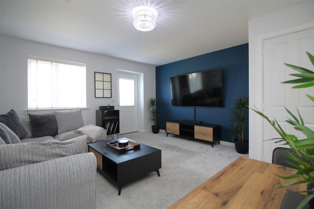 Property photo 2 of 11 Living Room 2 .Jpg