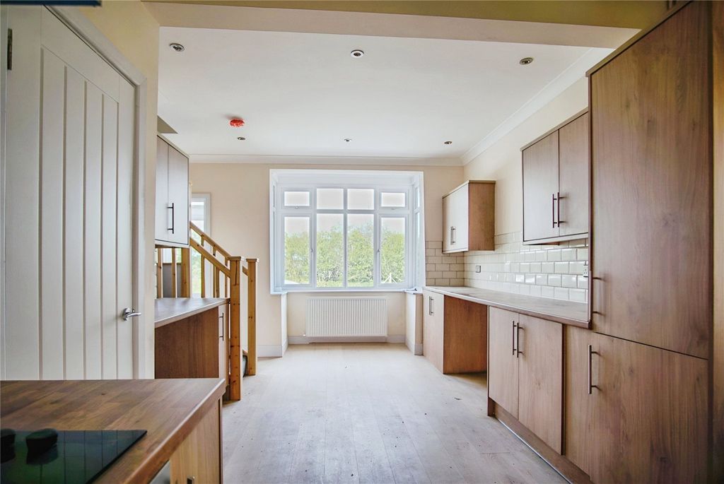 Property photo 3 of 13 Picture No. 01