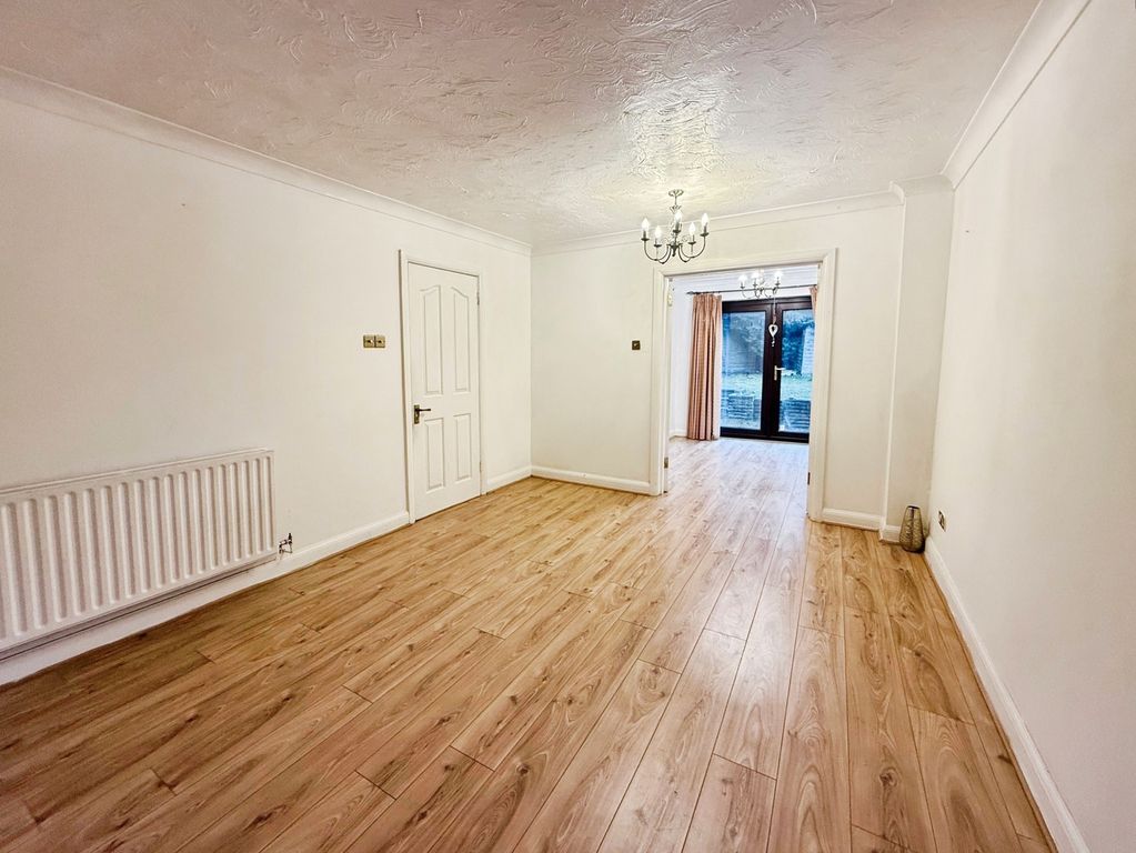 Property photo 3 of 20 Pbox-Img.Jpg