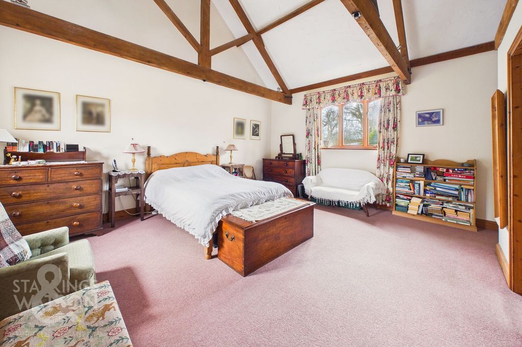 Property photo 2 of 36
