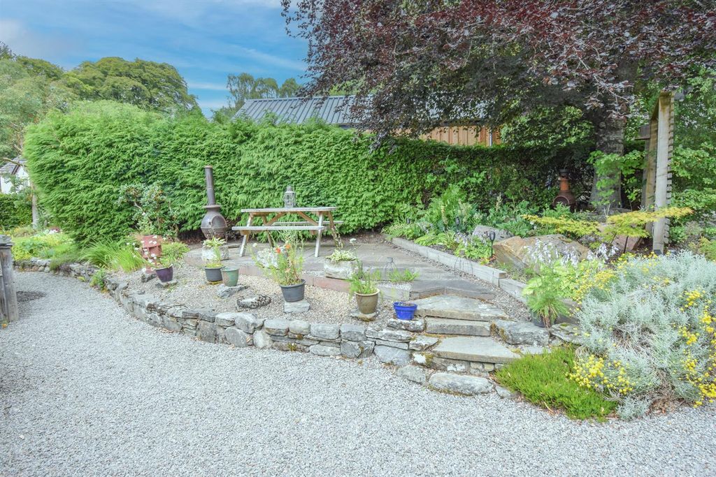Property photo 3 of 29 Garden-2