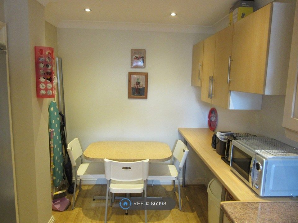 Property photo 3 of 9 Kitchen Diner