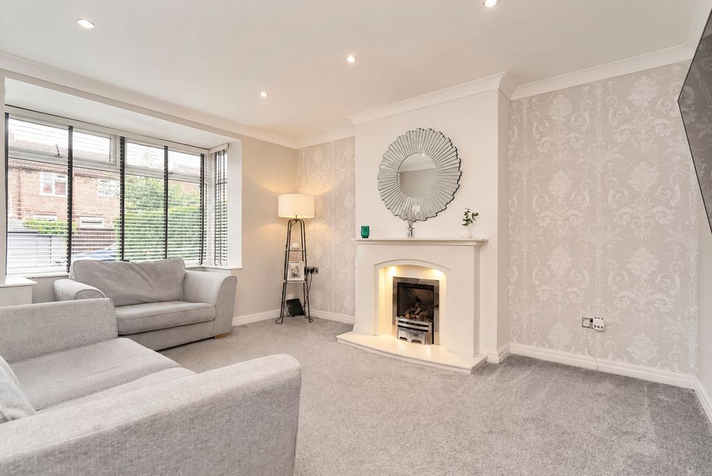 Property photo 2 of 37
