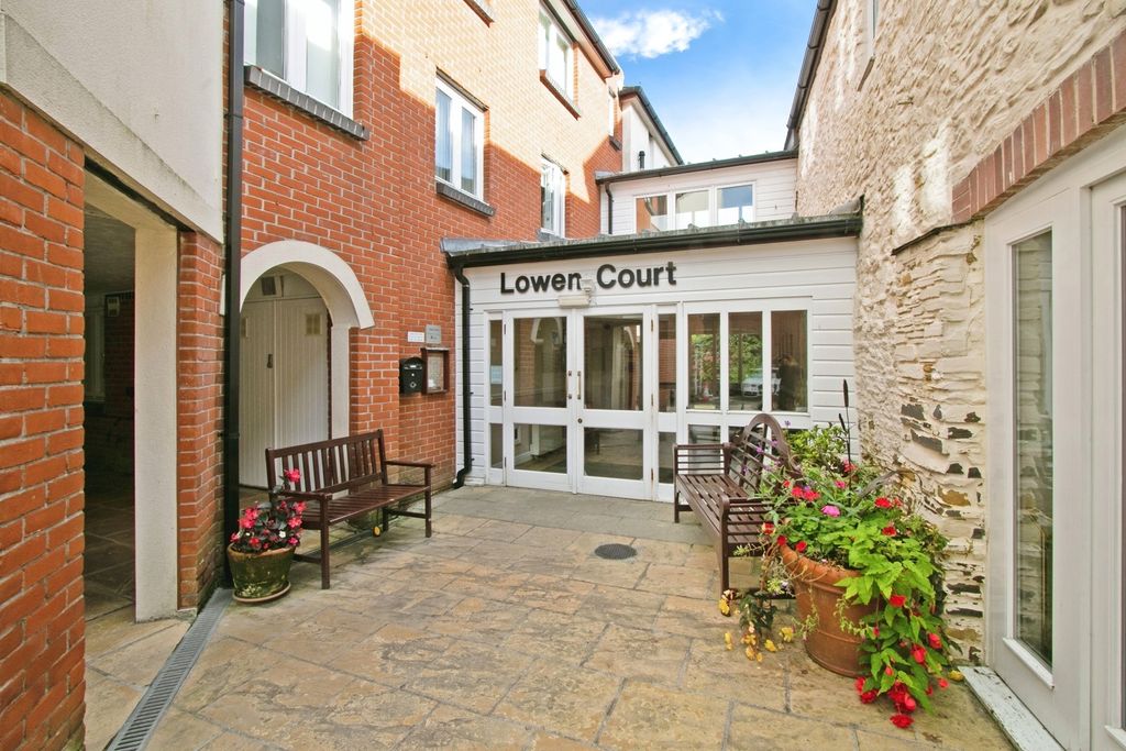 Property photo 1 of 12 Exterior