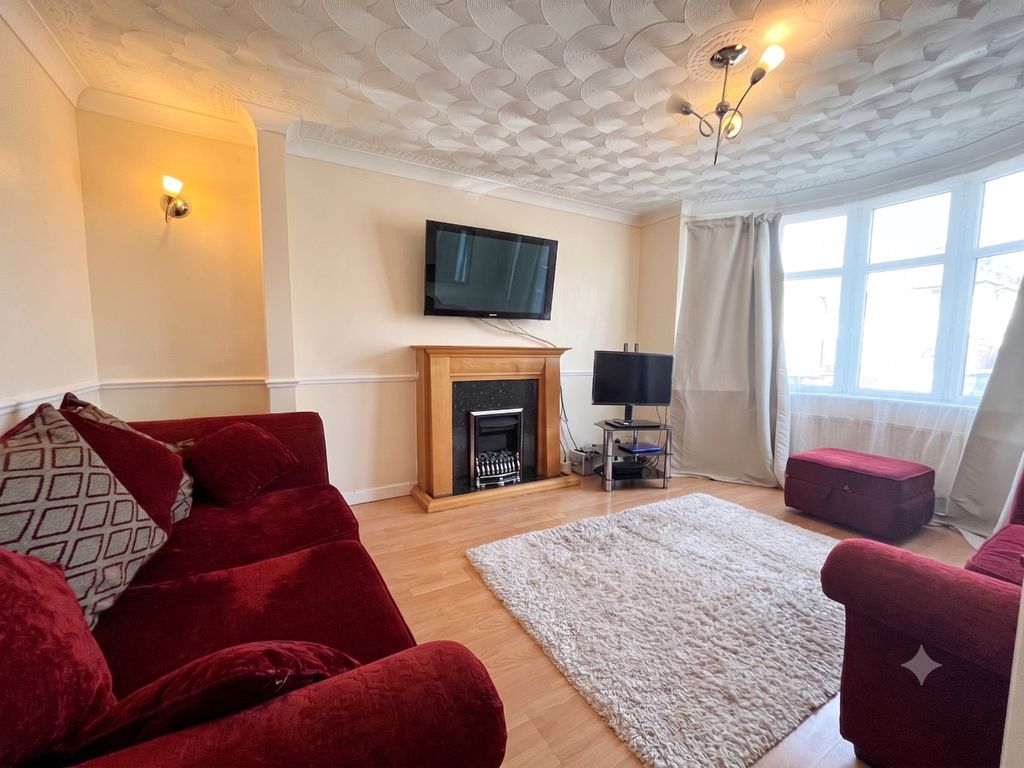 Property photo 2 of 10 5369021