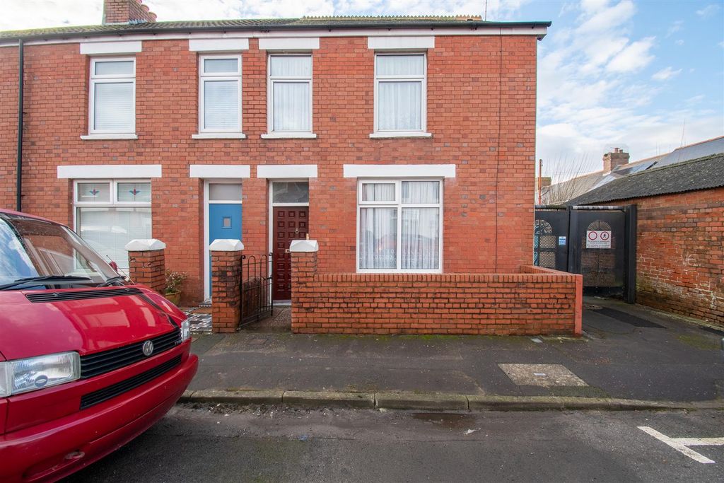 Property photo 1 of 19 Front