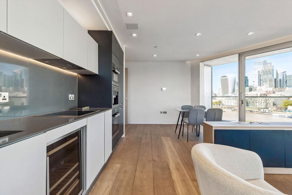 Property photo 2 of 17 Image