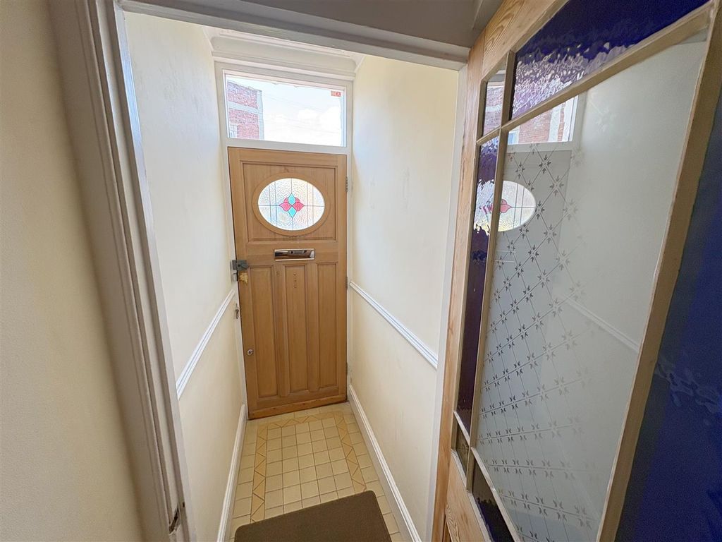 Property photo 3 of 28 Vestibule.Jpg