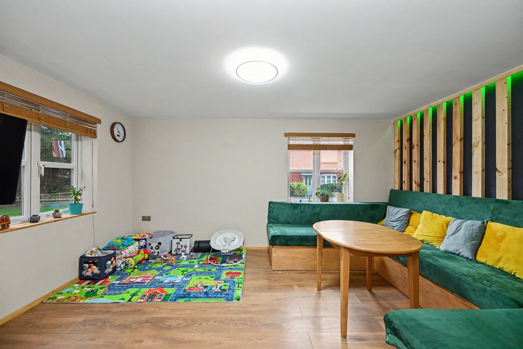 Property photo 3 of 22