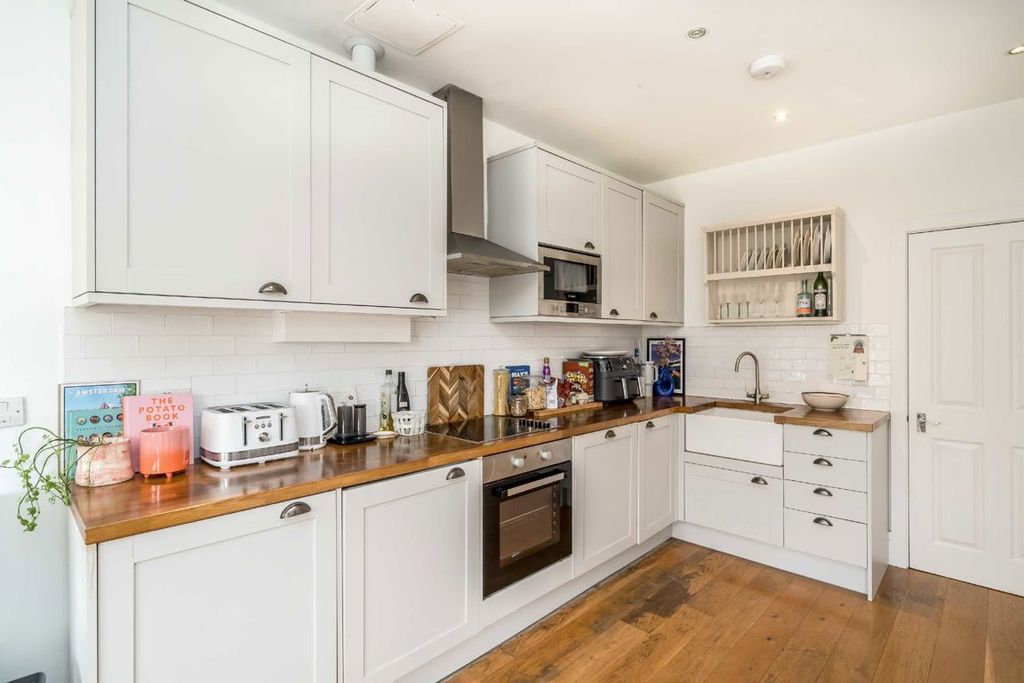 Property photo 3 of 5