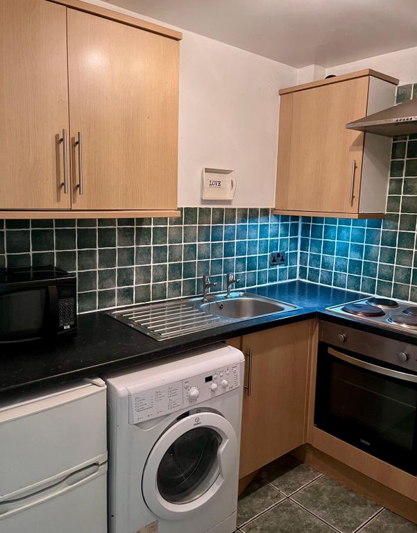 Property photo 3 of 10 F2654626-8002-4781-A0Ca-88Fc0Fcac404