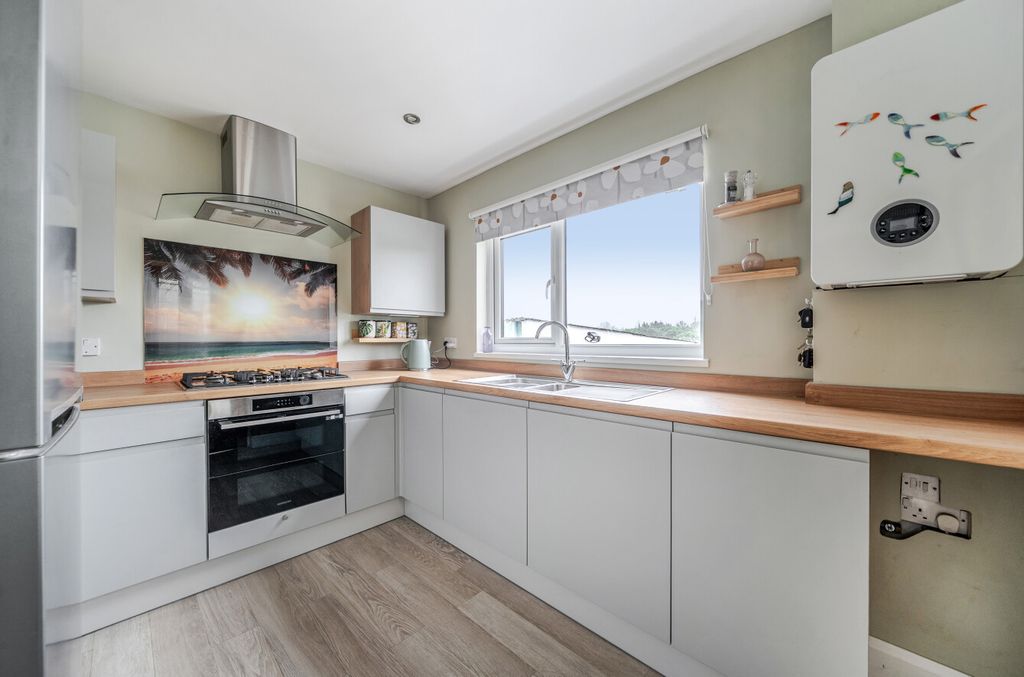 Property photo 3 of 20 3 - 1471159-11-6A2140...