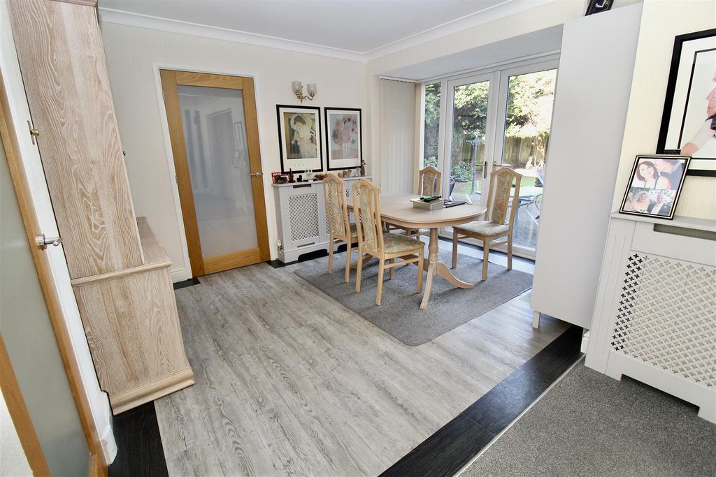 Property photo 3 of 40 Dining Room