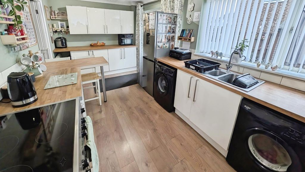 Property photo 3 of 12 Pbox-Img.Jpg