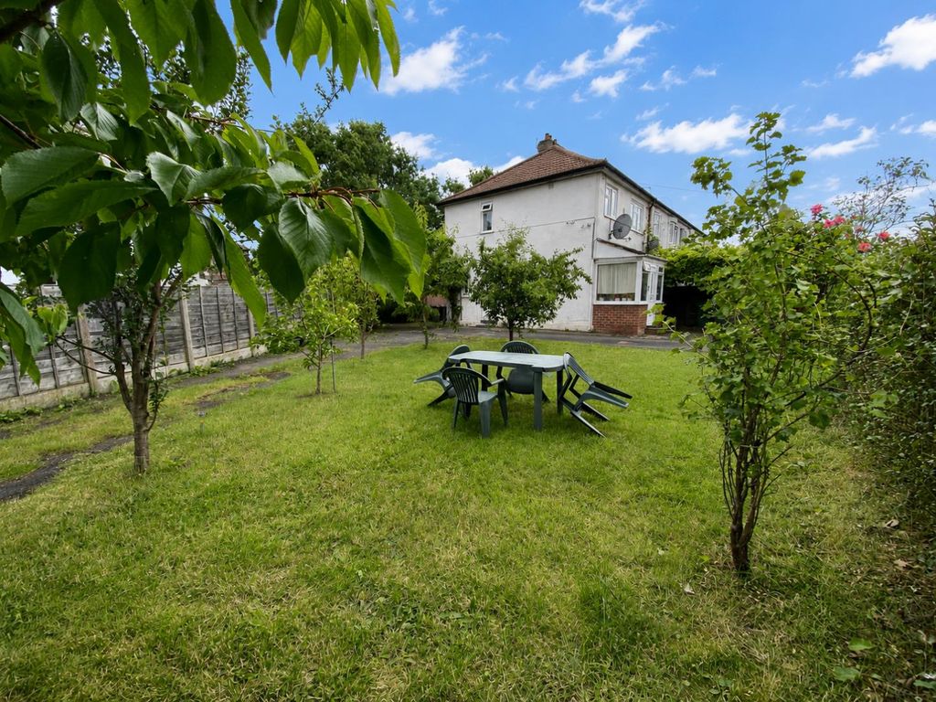 Property photo 2 of 20