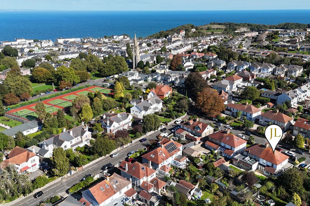 Property photo 2 of 26