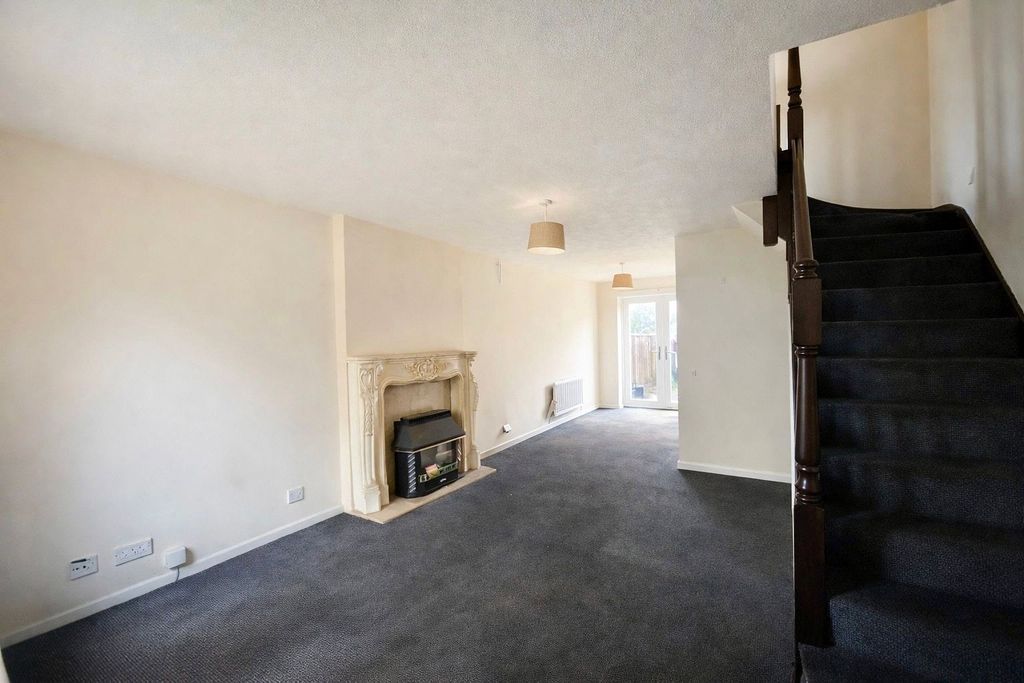 Property photo 2 of 10 Lounge