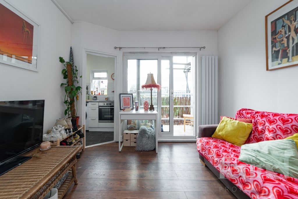 Property photo 2 of 9 Photo 7