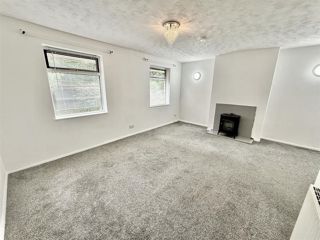 Property photo 2 of 9 Lounge