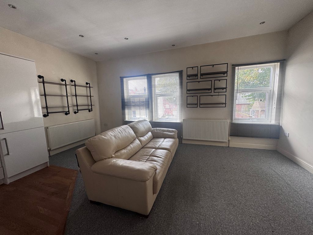 Property photo 3 of 8 Img_3423
