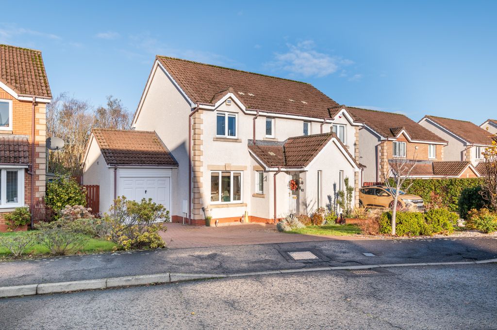 Property photo 1 of 28