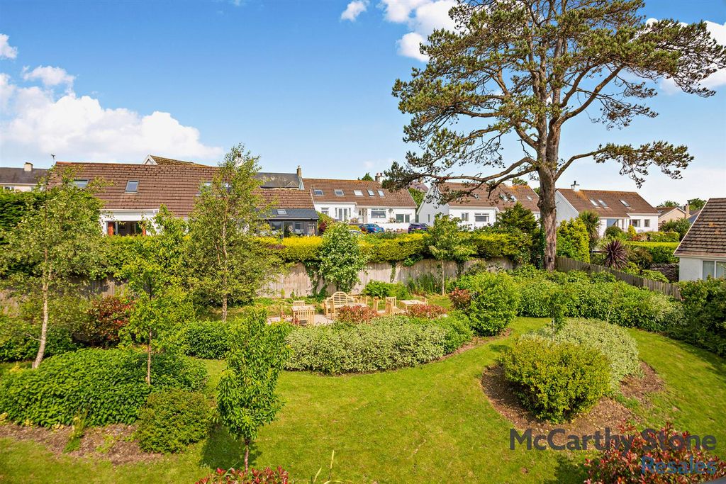 Property photo 1 of 38 Plas Glanrafon