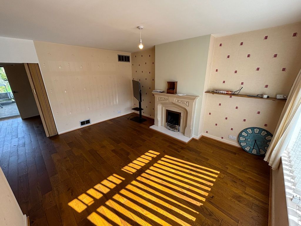 Property photo 2 of 10 Lounge