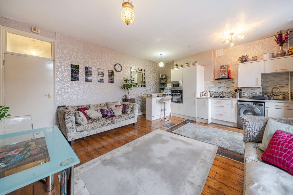 Property photo 3 of 7 Picture No. 10