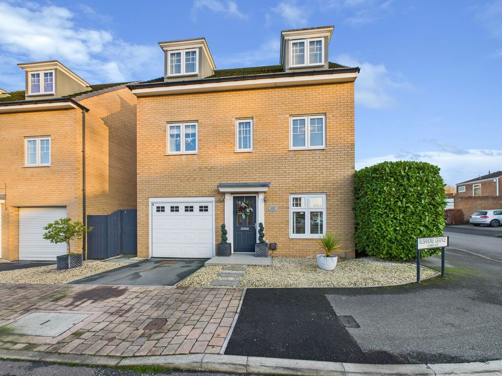 Property photo 1 of 15 External