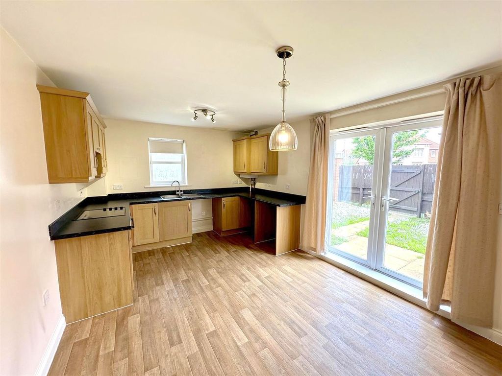 Property photo 2 of 11 Kitchen/Diner