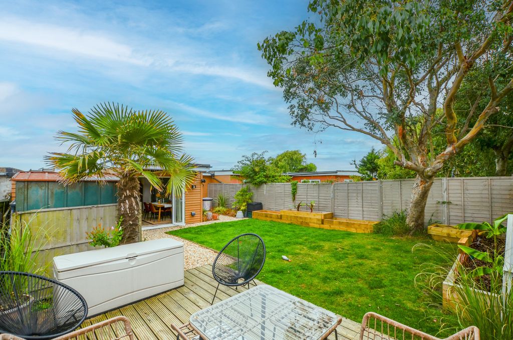 Property photo 2 of 26