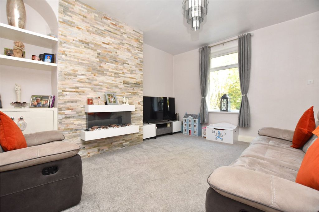 Property photo 3 of 17 Picture No. 18