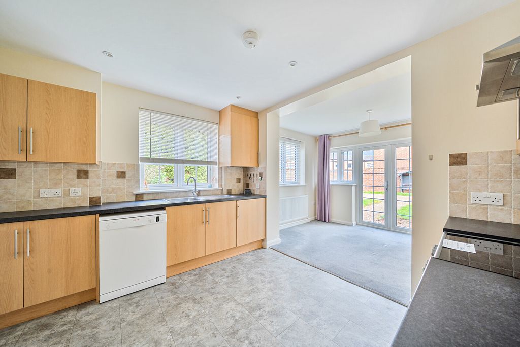 Property photo 3 of 16 1447667-17-69E0A7...