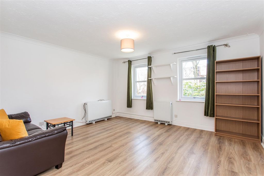 Property photo 2 of 12 Reception