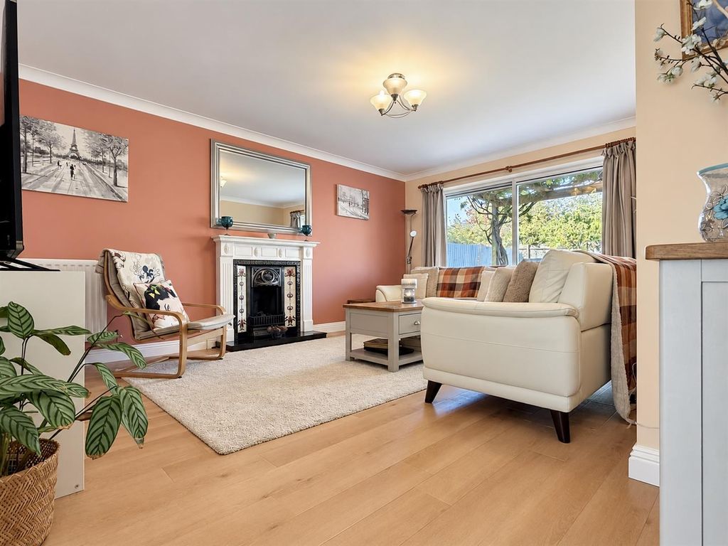 Property photo 3 of 38 3B10E076-1Ff4-455B-B509-5310Bf6931Ef.Jpg