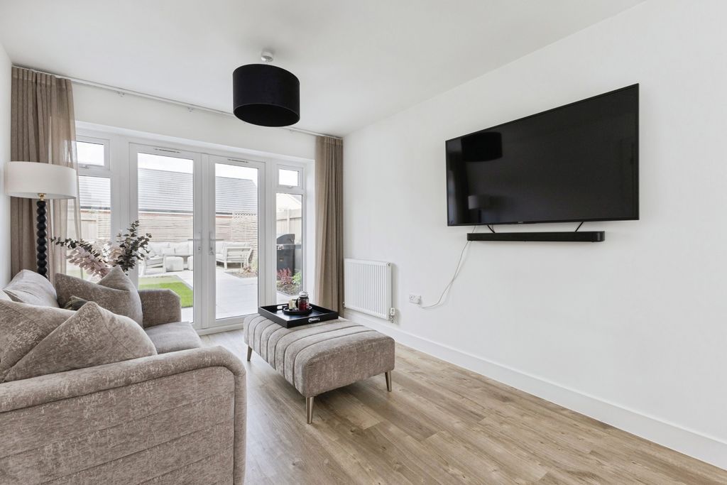 Property photo 2 of 19 Pbox-Img.Jpg